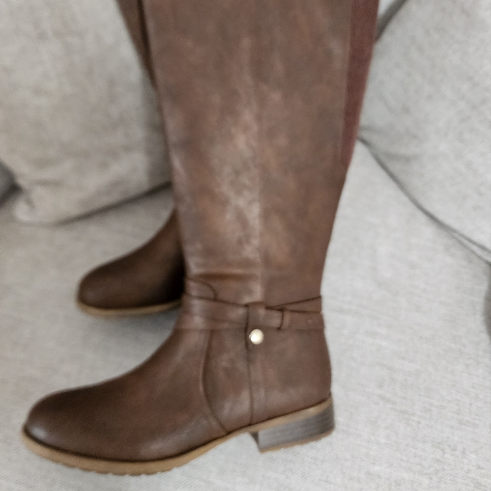 Brand new women boots